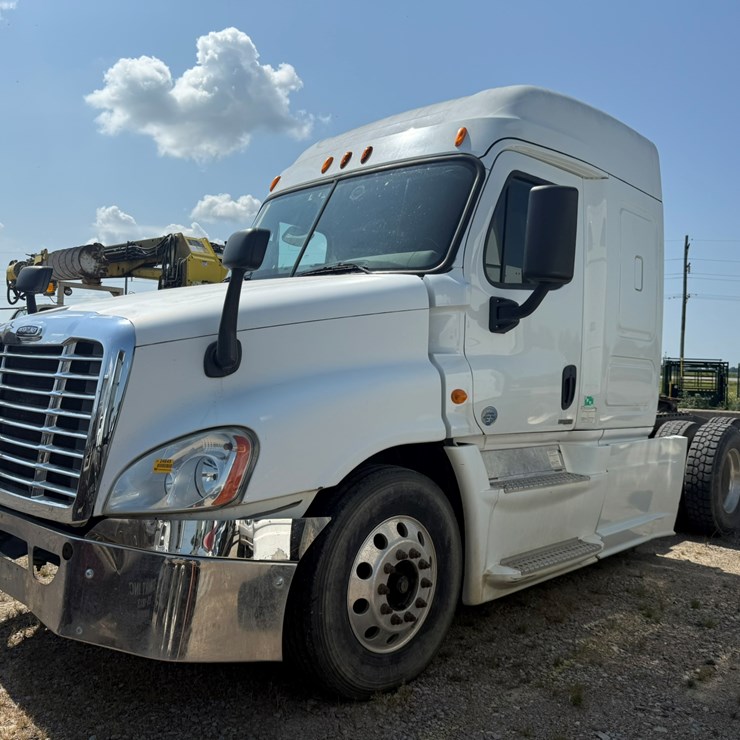 2014 FREIGHTLINER CASCADIA 125