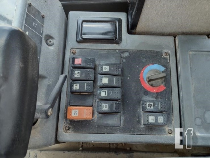 caterpillar-930g-image-9