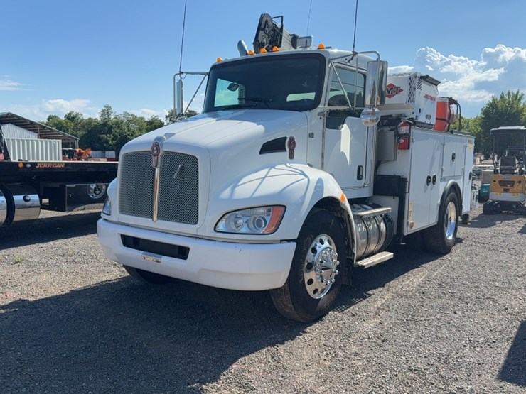 2016-kenworth-t370-image-1