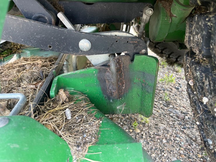 john-deere-3033r-image-43