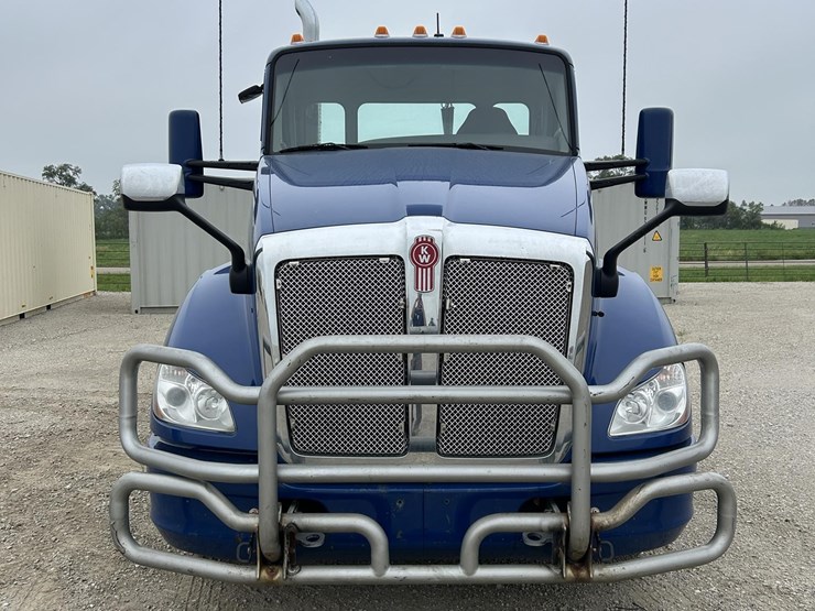 2018-kenworth-t680-image-2