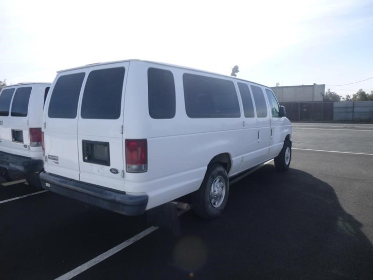 2012-ford-e350-image-6