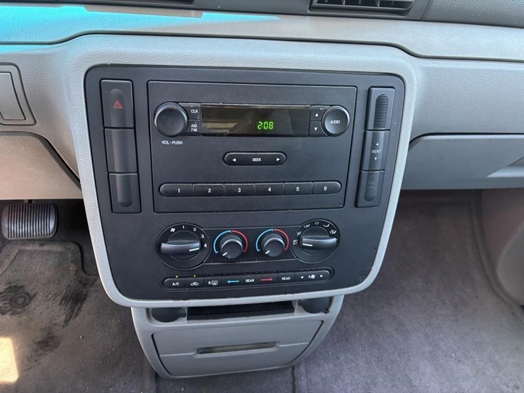 2004-ford-freestar-image-12