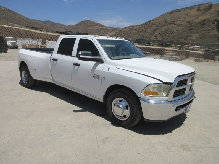 2011-dodge-ram-3500hd-image-4