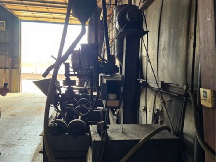 #2611-•-sub-ac-welder-with-rotary-bed-pipe-welder-rig-image-2