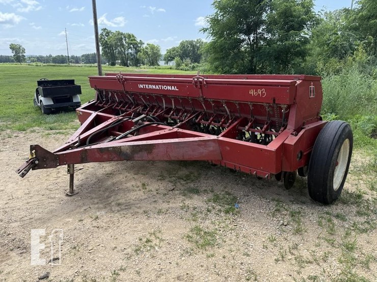 case-ih-5100-image-1