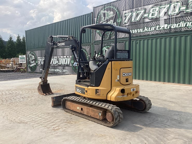 2017-deere-35g-image-3