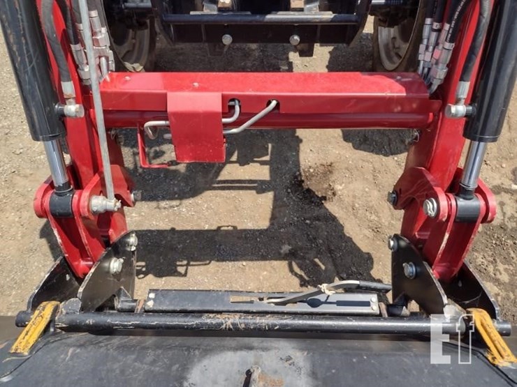 2022-case-ih-farmall-75a-image-17