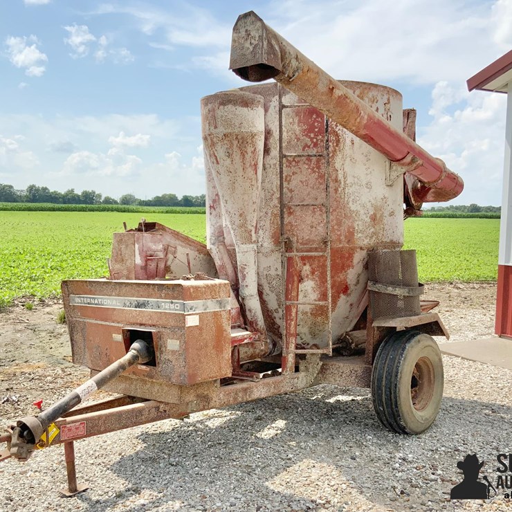 INTERNATIONAL 1250