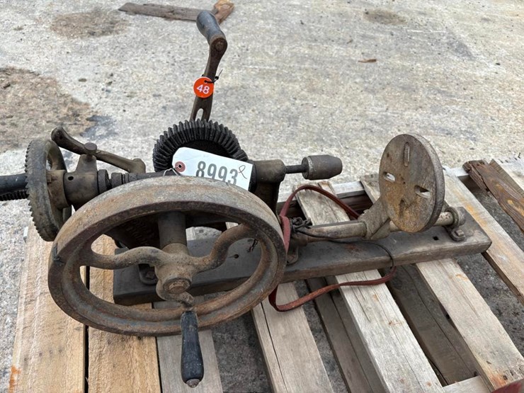 hand-crank-drill-press-image-4
