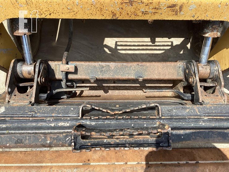 2017-caterpillar-289d-image-12