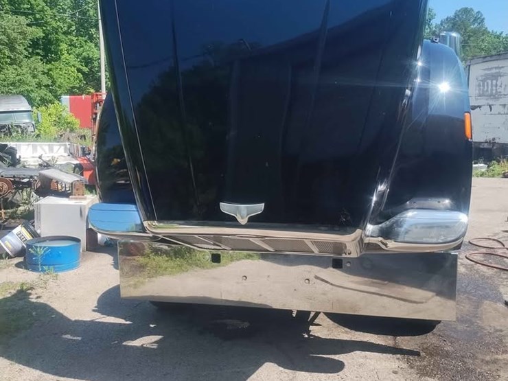 2021-peterbilt-567-image-6