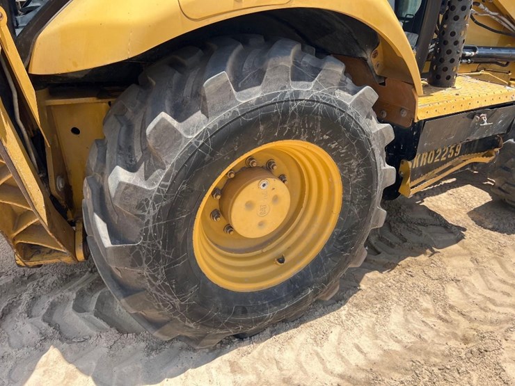 2013-caterpillar-420f-image-11