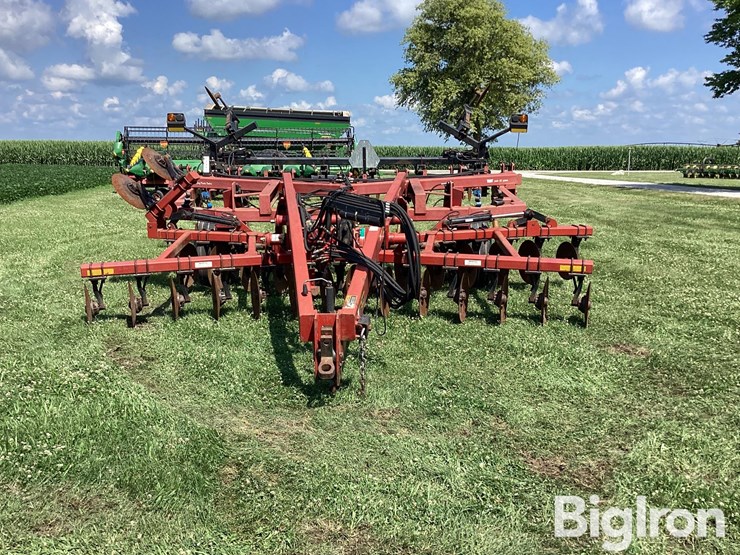 case-ih-730b-ecolo-tiger-7-shank-ripper-image-2