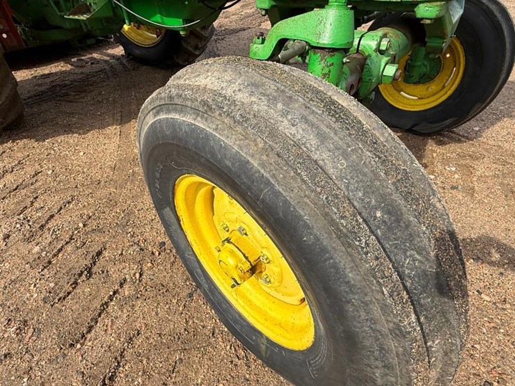 john-deere-3020-image-11
