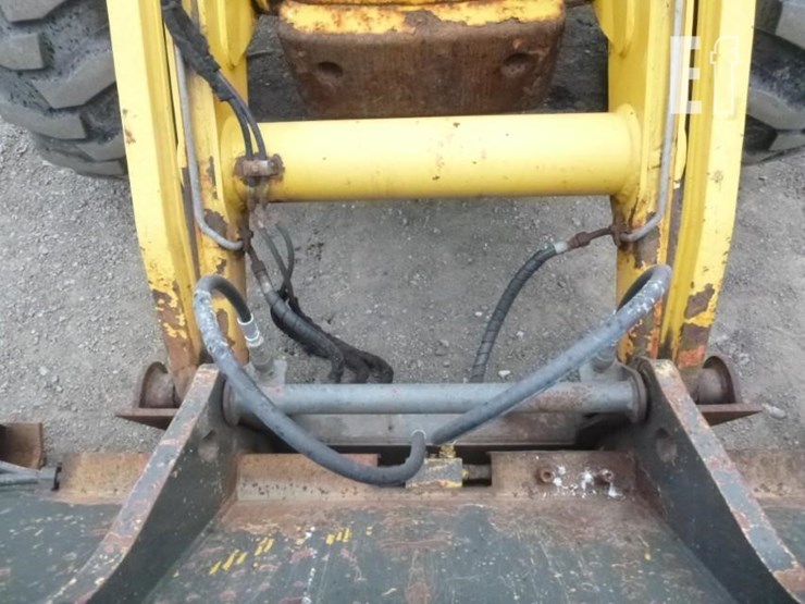 2004-komatsu-wb150aws-image-17