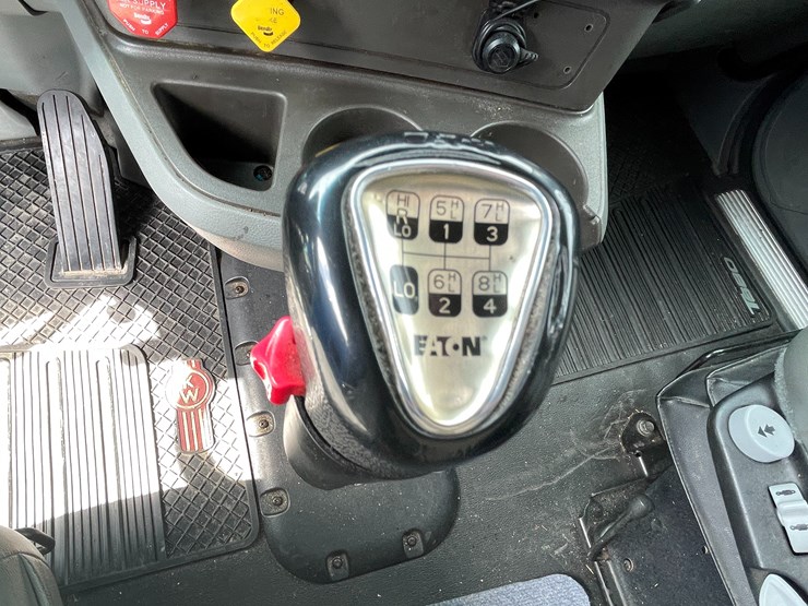 2018-kenworth-t680-image-42