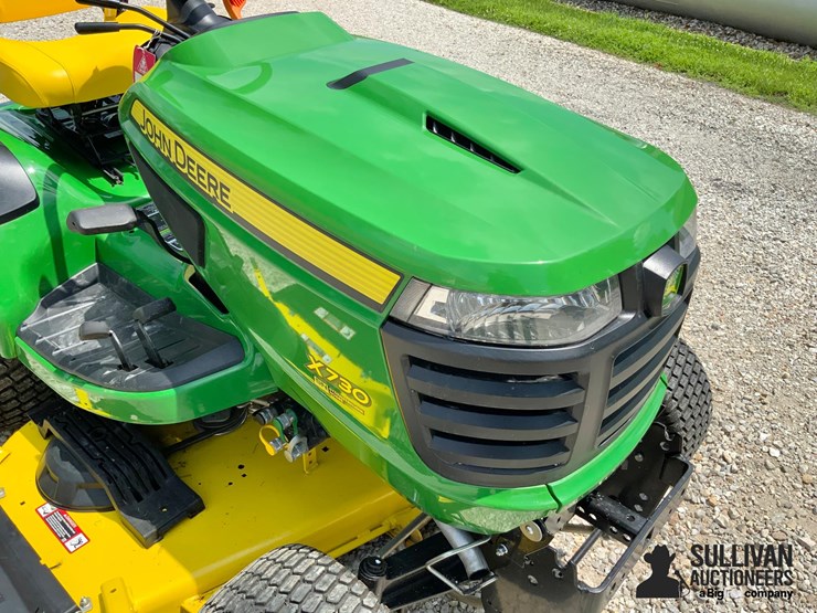 2021-john-deere-x730-image-10