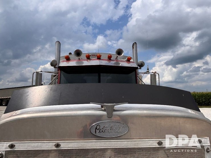 2000-peterbilt-379-image-21