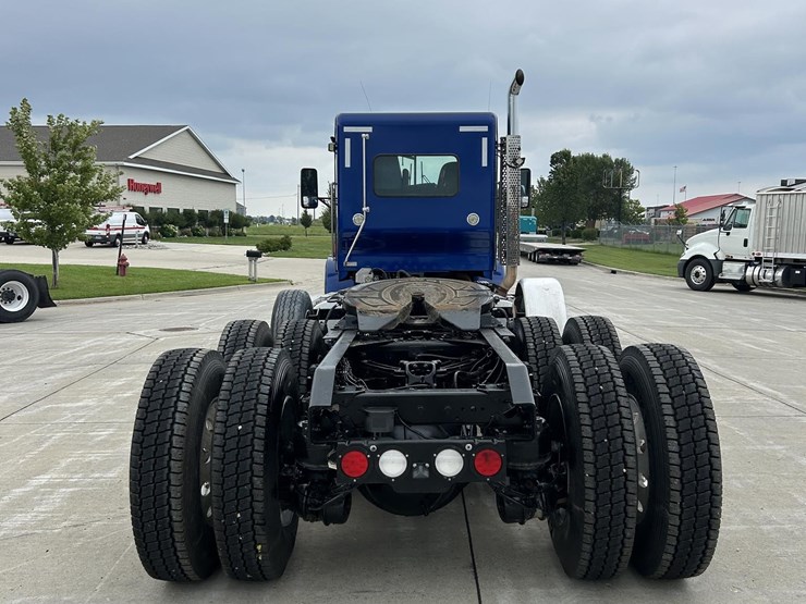 2019-kenworth-t800-image-4