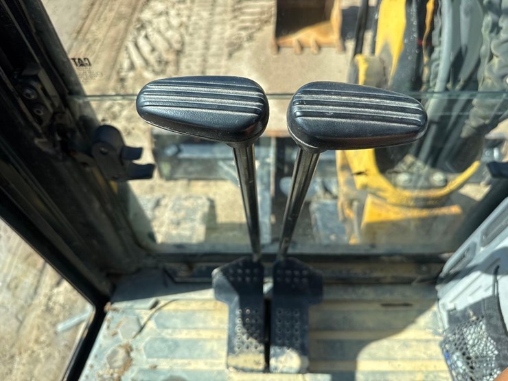 2017-caterpillar-305.5e2-cr-image-31