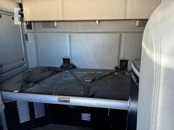 2018-kenworth-t680-image-14