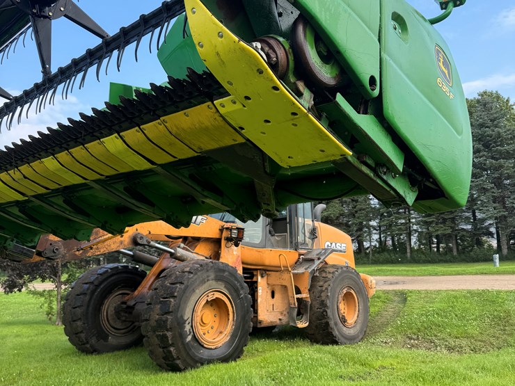 2011-john-deere-635f-image-3