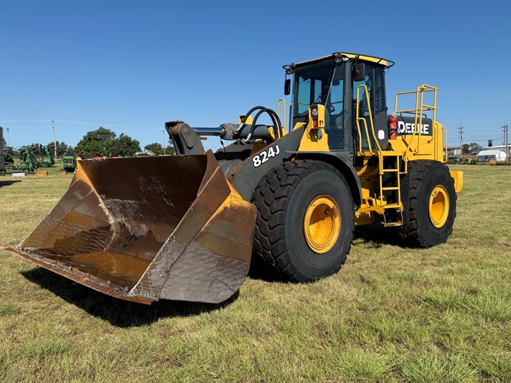 deere-824j-image-1