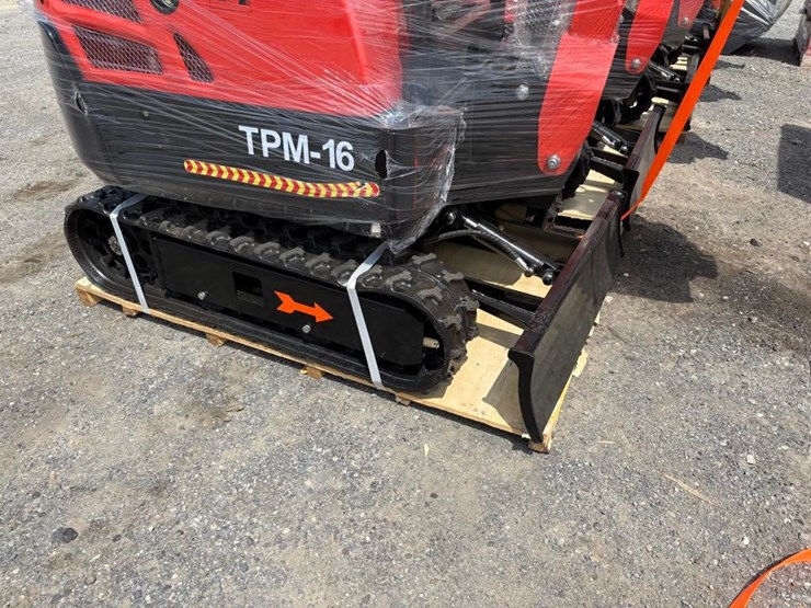 tpm-16-mini-excavator-image-3