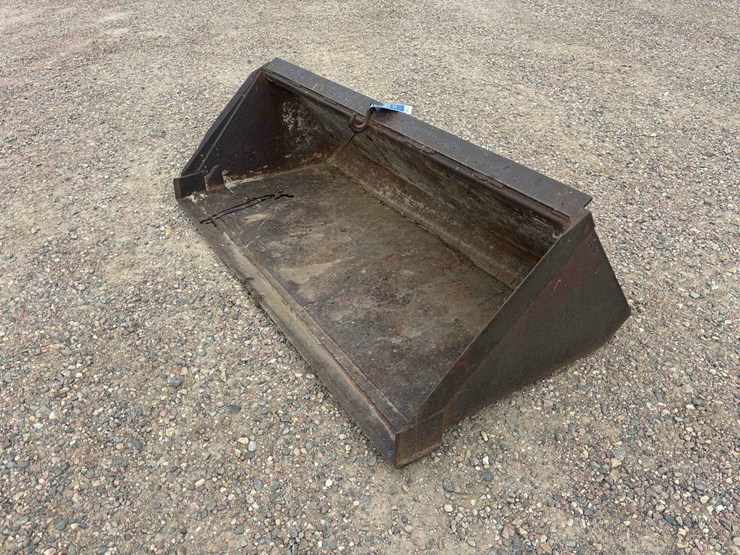 skid-steer-snow-bucket-image-1