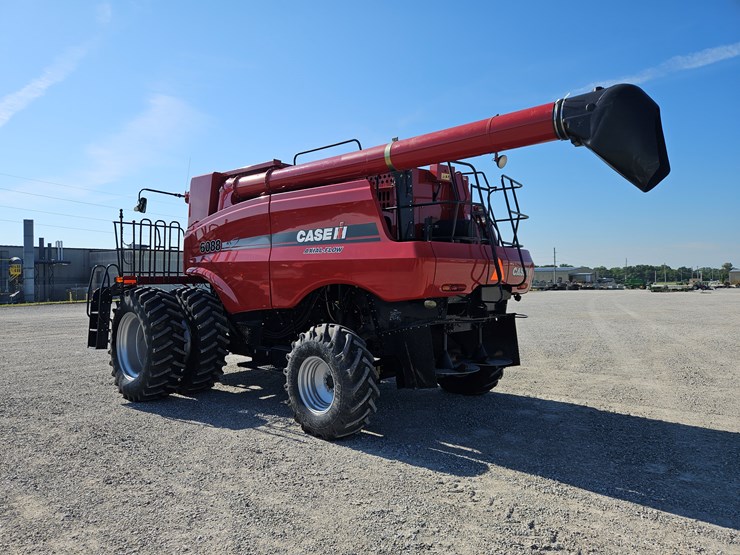 2009-case-ih-6088-image-17