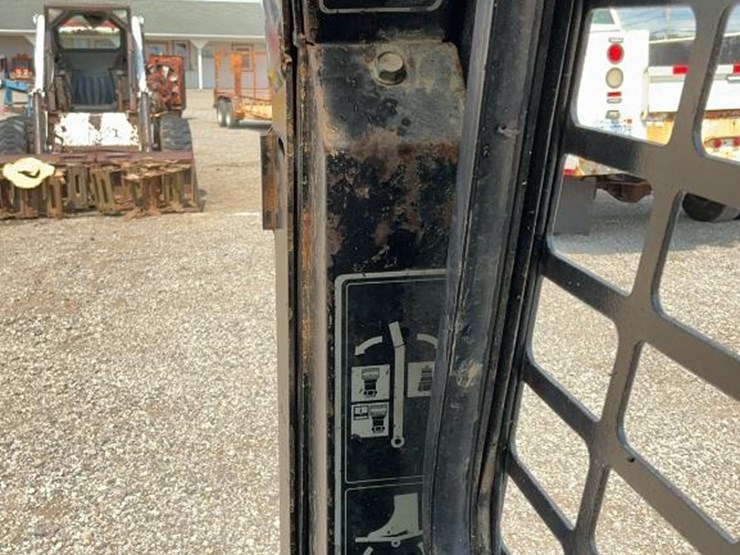 #1151-•-scat-trak-skid-loader-image-34