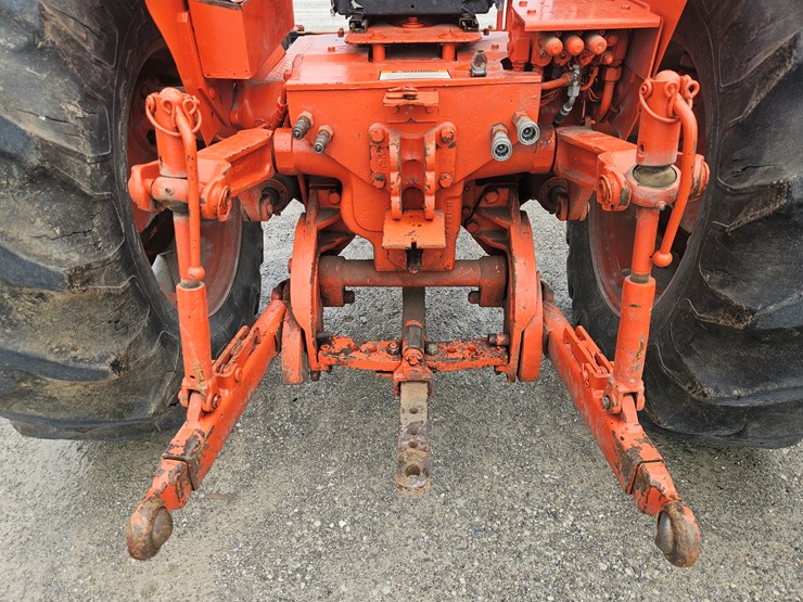 #201998-•-allis-chalmers-180-tractor-image-12