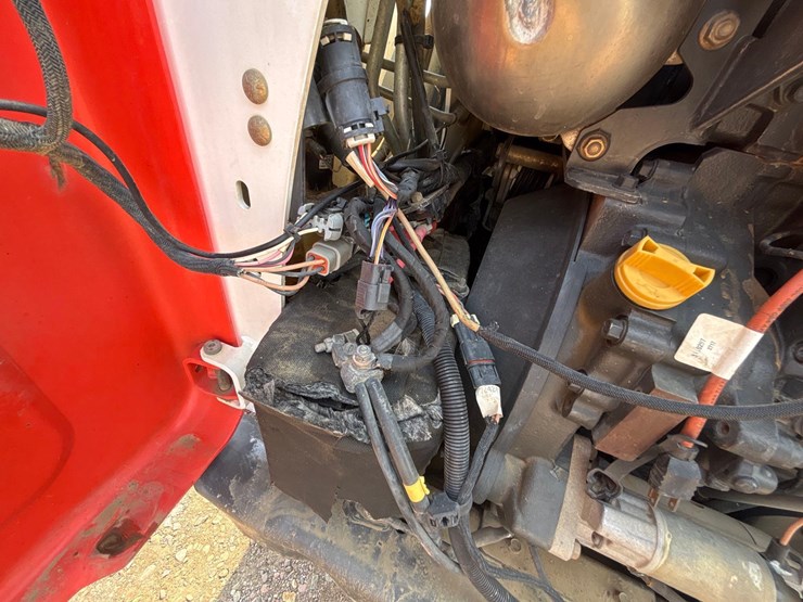 2016-bobcat-t750-image-15