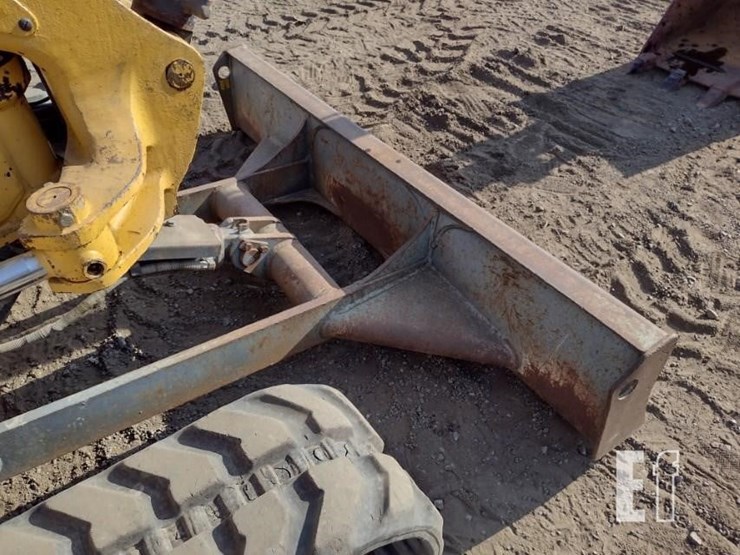2006-deere-35d-image-24