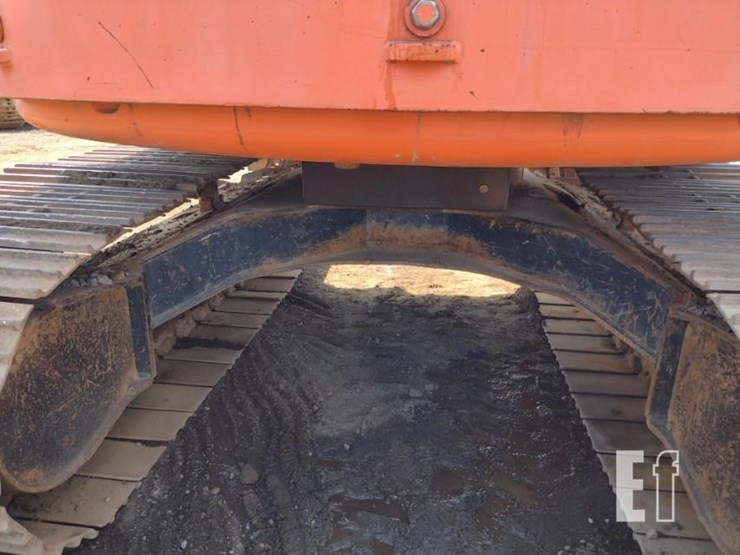 2007-hitachi-zx135us-image-42