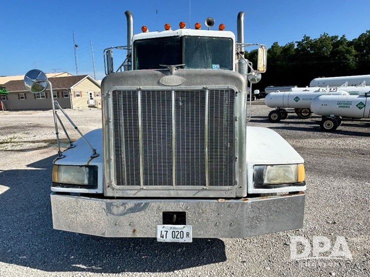 1987-peterbilt-377-image-3