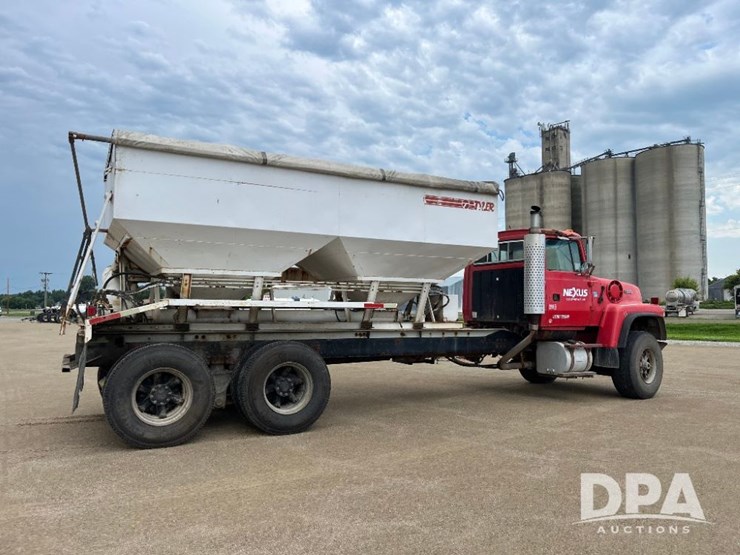1995-ford-l9000-image-11