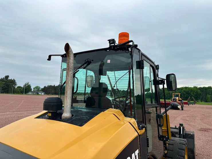 2019-caterpillar-906m-image-20
