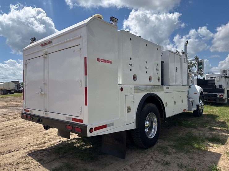 2007-peterbilt-pb335-lube-truck-image-6