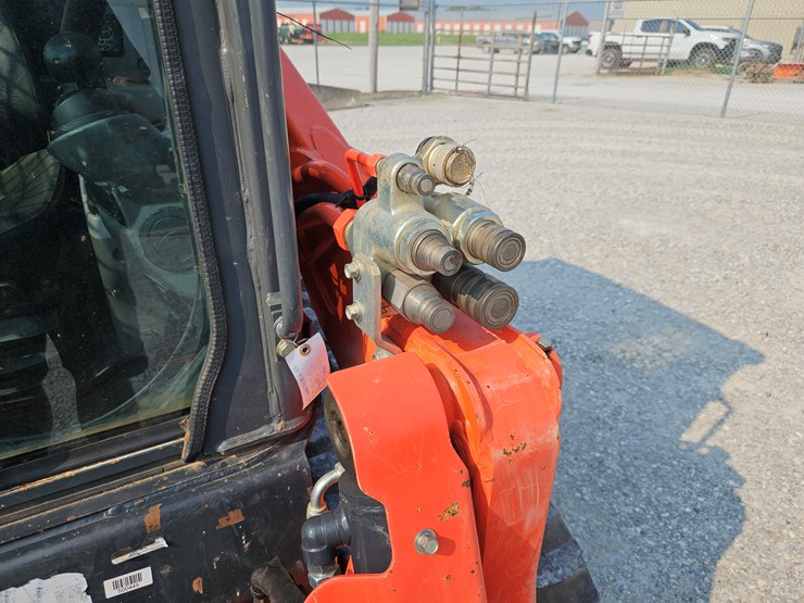 2023-kubota-svl97-2-image-6