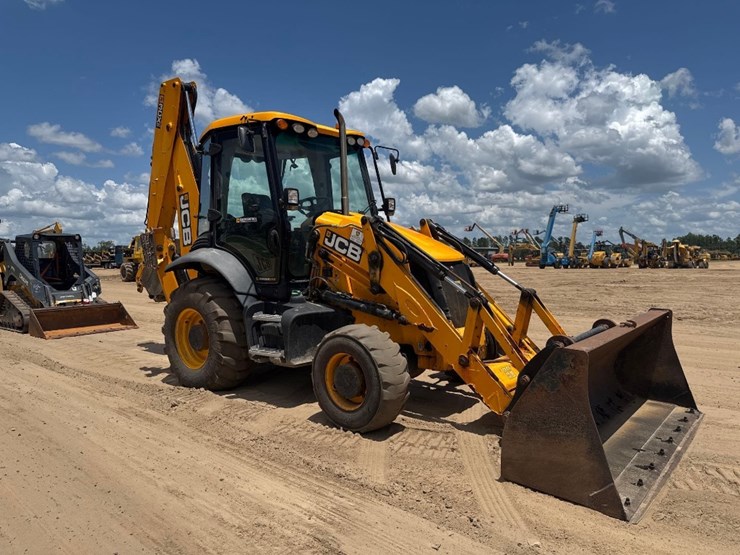 2017-jcb-3cx-image-4