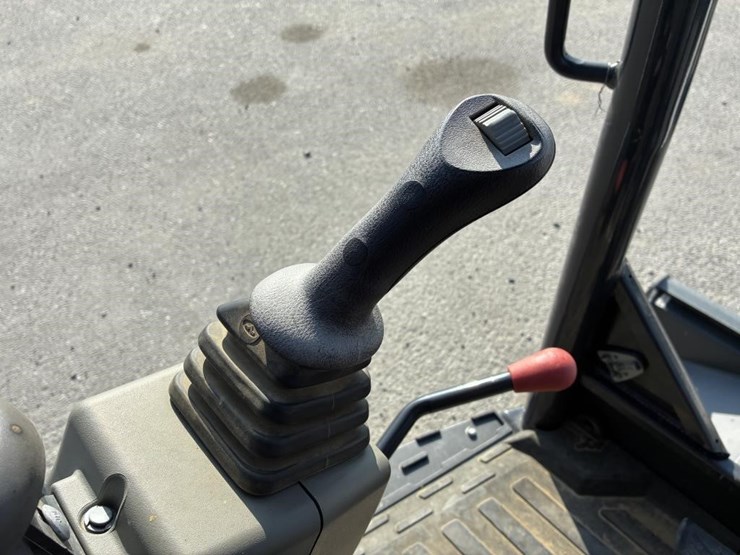 2023-bobcat-e32i-image-15