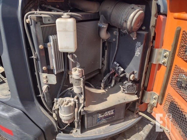 2013-hitachi-zx50u-5n-image-46