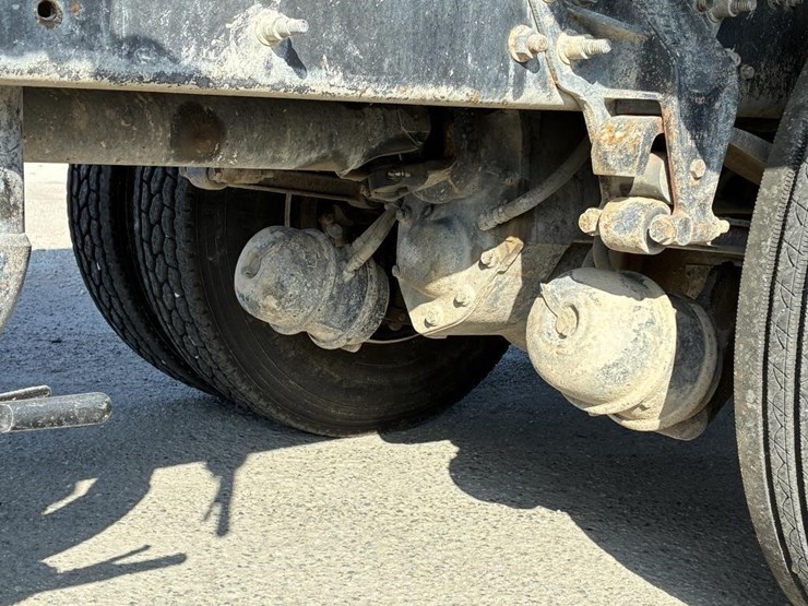 2019-international-7400-image-20
