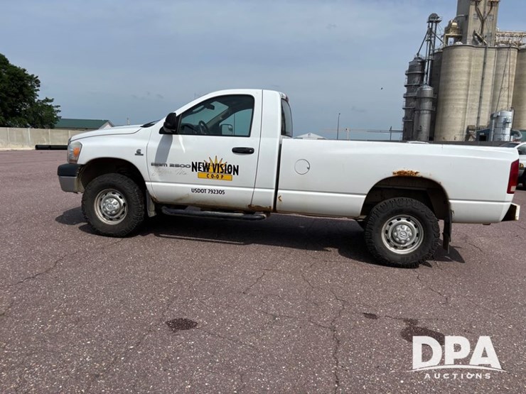 2006-dodge-ram-2500-image-18