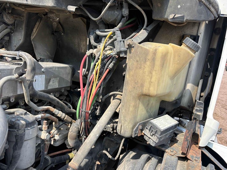 2008-freightliner-columbia-straight-truck-image-23