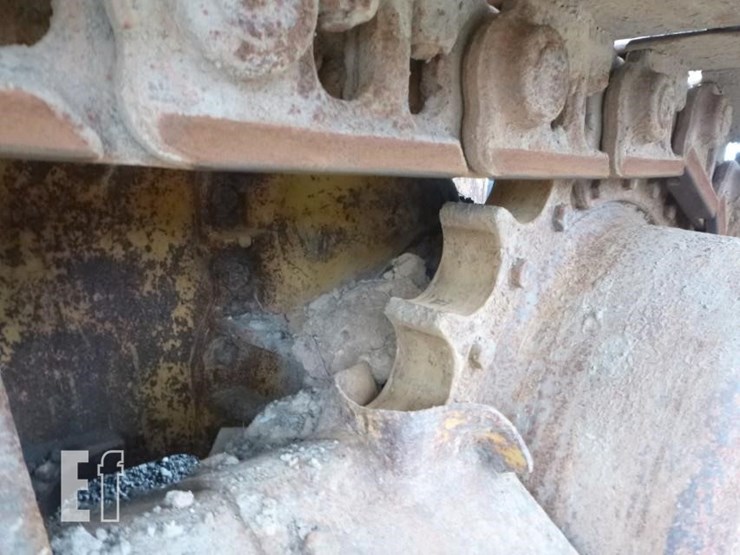 2005-caterpillar-d4g-xl-image-23