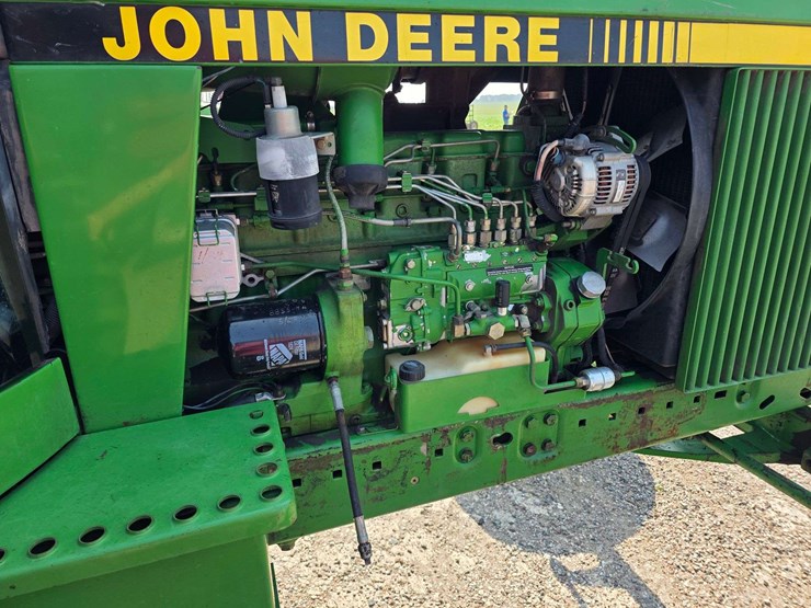 1990-john-deere-4455-image-44