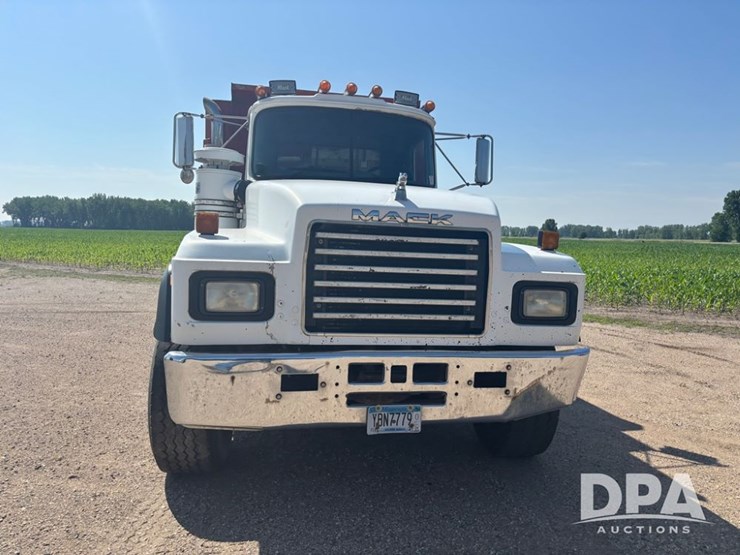 1995-mack-rd690s-image-22